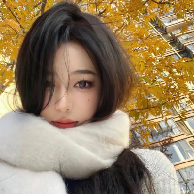 帐棚顶上的马戏团艺人